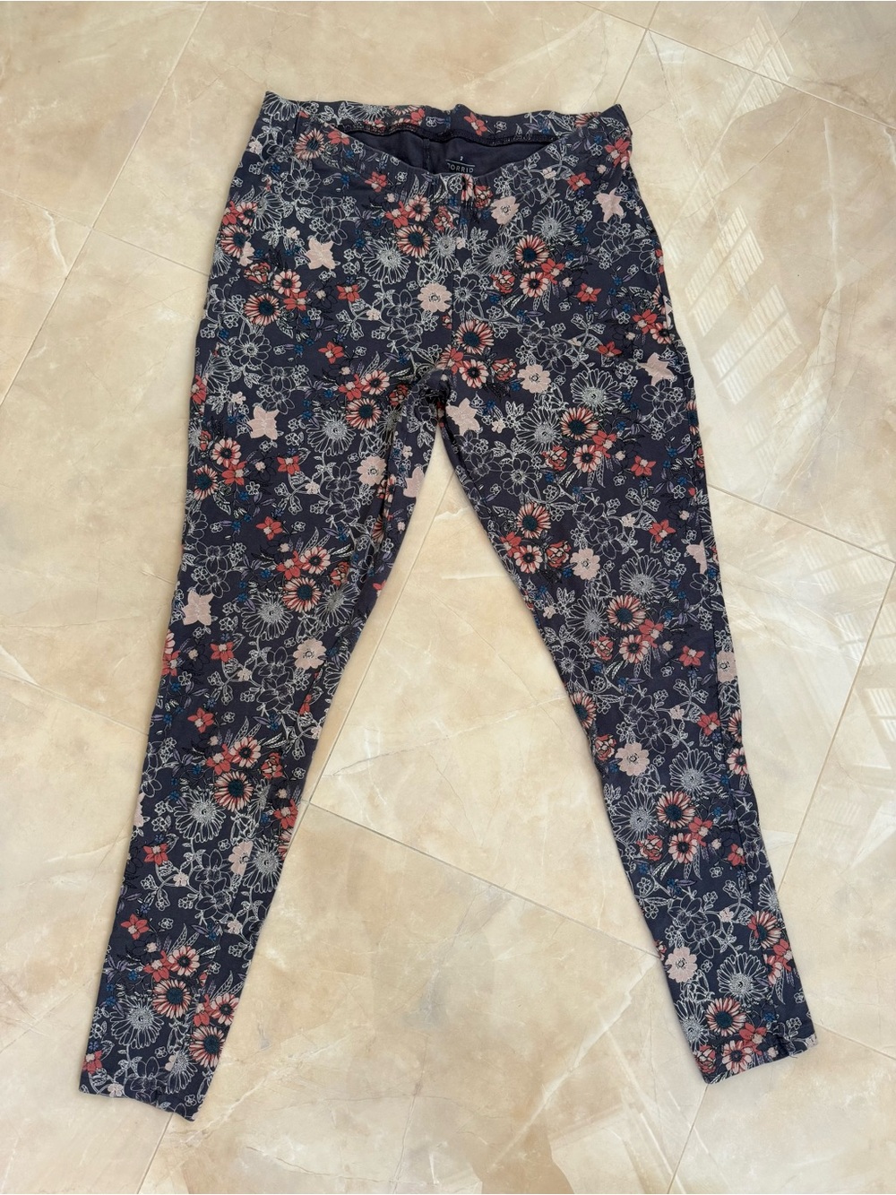 Torrid dark floral print stretch leggings